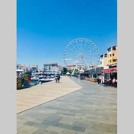 호텔 T2 Port Lano Clim Piscine Parking *