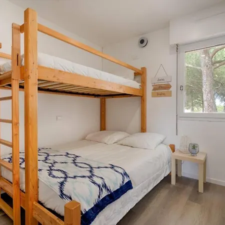 T2 Port Lano Clim Piscine Parking فندق