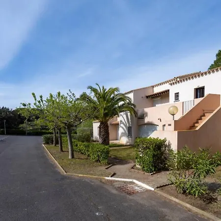 T2 Port Lano Clim Piscine Parking فندق