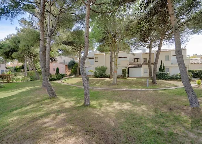 호텔 T2 Port Lano Clim Piscine Parking *