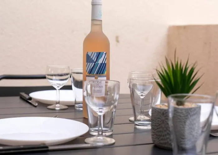 호텔 T2 Port Lano Clim Piscine Parking 아그