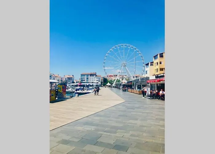 호텔 T2 Port Lano Clim Piscine Parking *