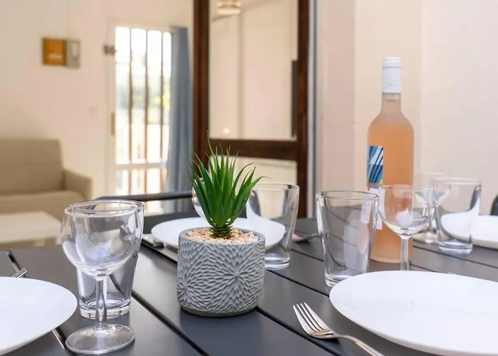 T2 Port Lano Clim Piscine Parking 아그